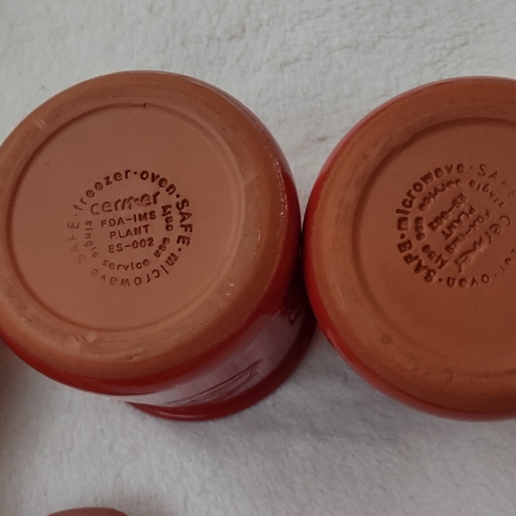 La Fermiere Yogurt Red Ceramic Valentine's Day Crocks - Picture 4 of 5